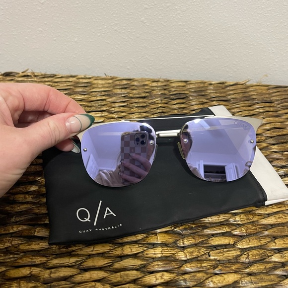 QUAY purple reflective sunglasses 🕶️ - Picture 4 of 4